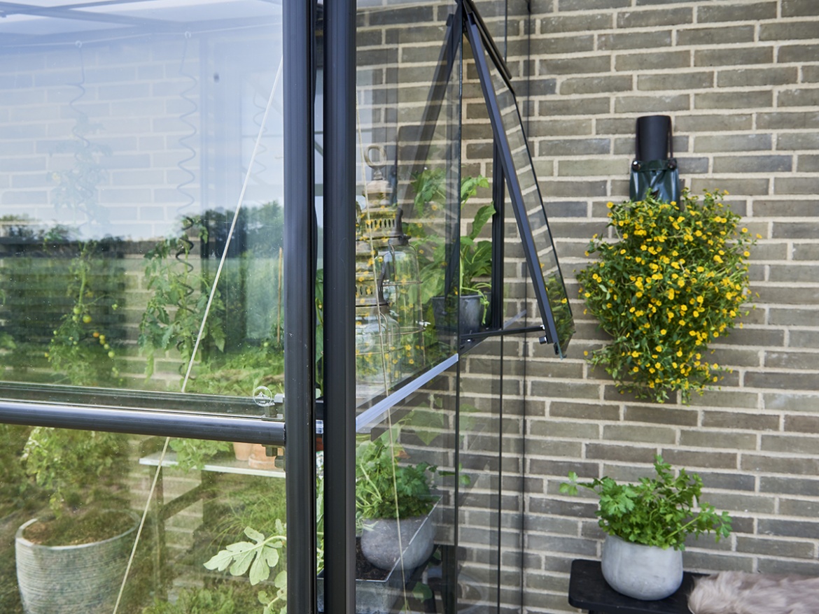 Skleník na balkón Halls Qube Lean-to Balcony