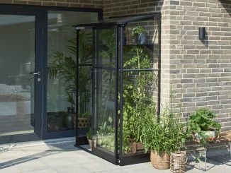 Skleníky ke zdi –  Halls Qube Lean-to Balcony